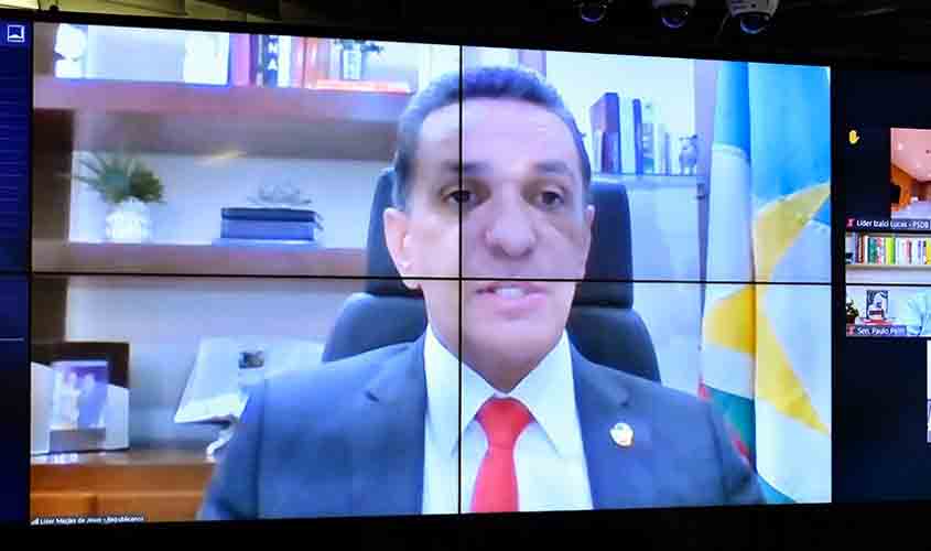 Senado aprova BPC para pessoas cujas famílias ganham até meio salário mínimo per capita