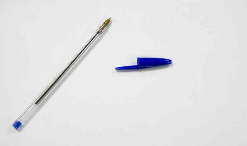 Patroa de empregada doméstica é condenada por pressioná-la a assinar recibos atrasados