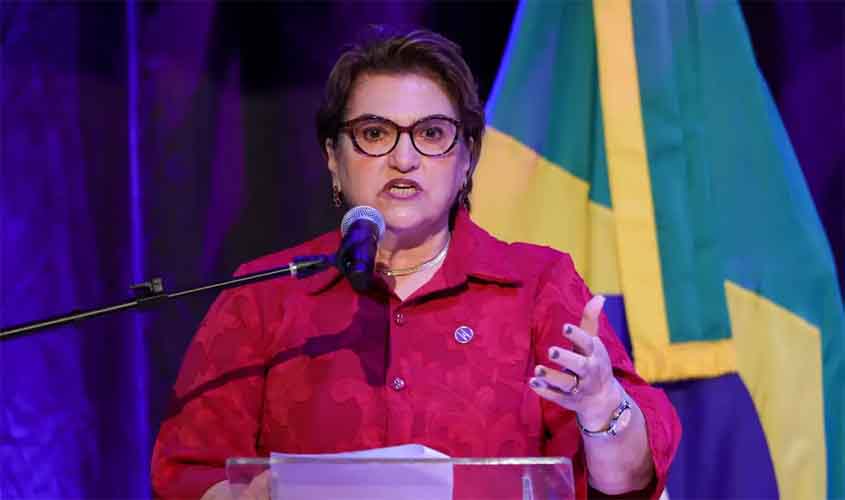 Posse da ministra das Mulheres vira ato de apoio a Marina Silva