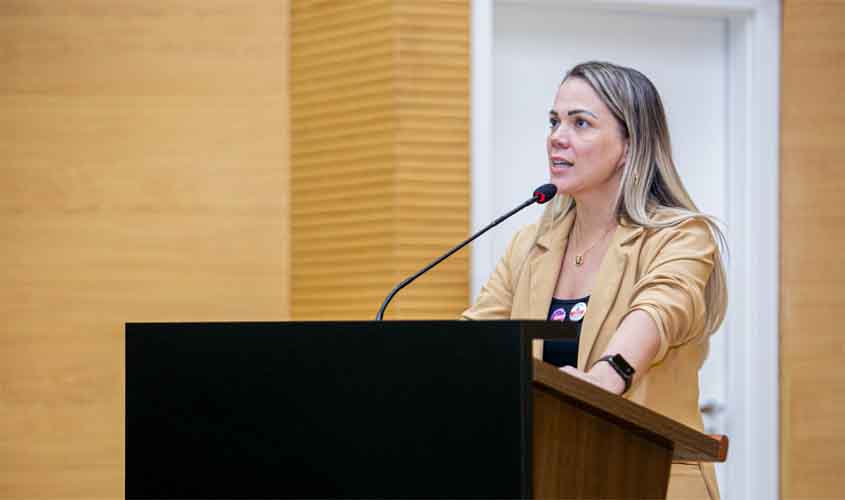 Sancionado licença-prêmio para os servidores da Emater, proposta da deputada Cláudia de Jesus