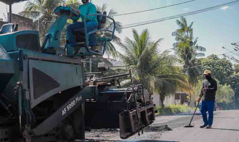 Equipes realizam obras de infraestrutura em oito bairros da capital