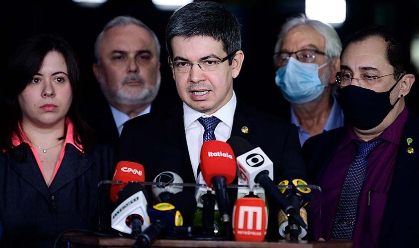 Senadores protocolam pedido de CPI para apurar corrupção no Ministério da Educação 