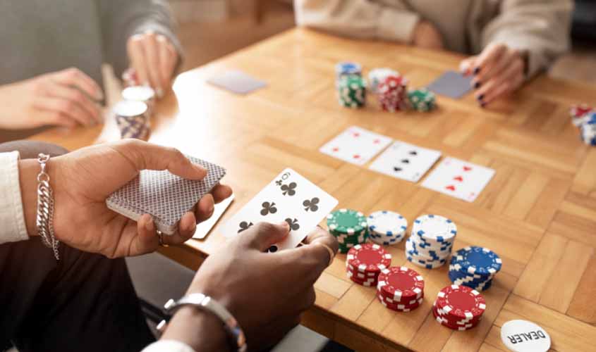 Melhores Mãos Iniciais no Poker: Guia Completo