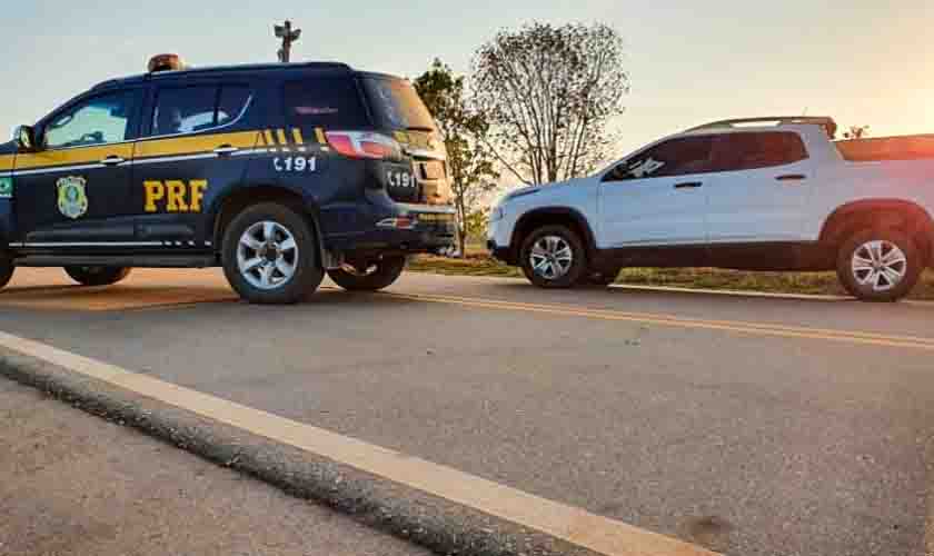 Em Guajará-Mirim/RO, PRF recupera caminhonete roubada menos de 7 horas após o crime