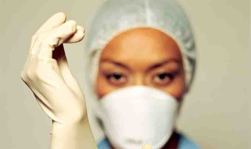 Técnica de enfermagem não tem reconhecida acumulação de função de faxineira em hospital