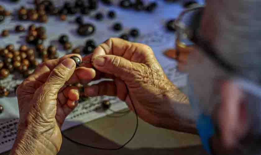 Grupos de autocuidado, coordenados pela Agevisa, ajudam pacientes em tratamento contra hanseníase a superar doença