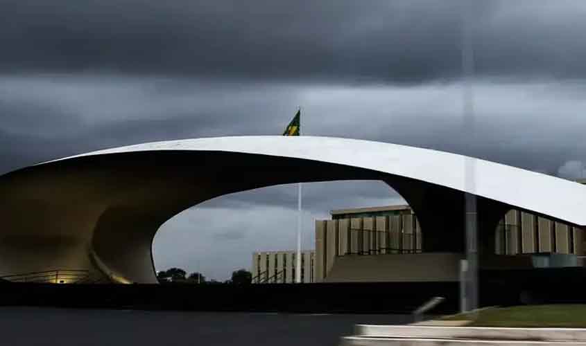 Ecos da caserna em 17 pontos sobre a relação militares e governo