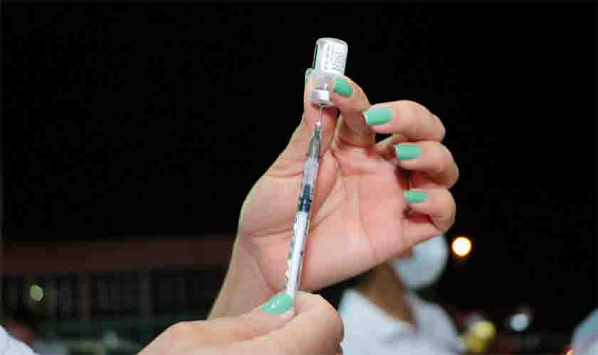 Mais de 6 mil pessoas são vacinadas em um único dia