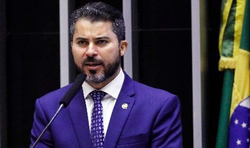 PRESIDENTE DIZ QUE AUTORIZA USO DO SEU NOME EM IMAGEM A TODOS QUE O QUISEREM E FAZ CRÍTICA VELADA A MARCOS ROGÉRIO