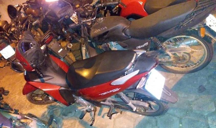PMRO recupera moto furtada e prende dupla de infratores