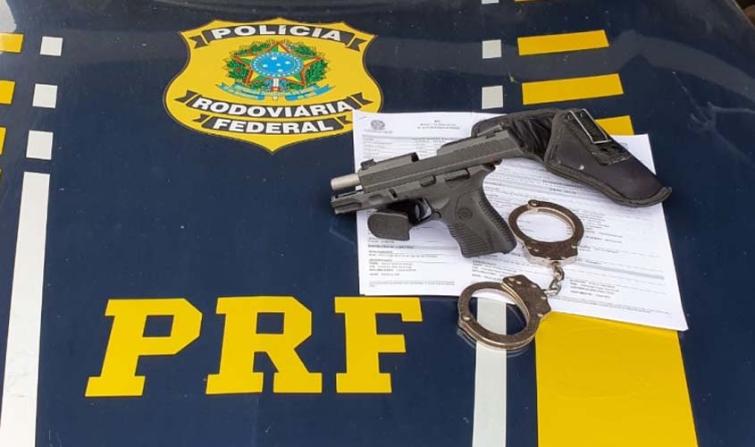 PRF apreende uma pistola Taurus carregada e municiada com 9 cartuchos