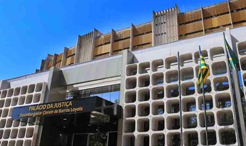 Em sentença, juiz lamenta que 'se relacionar com putas' não é mais um fato 'de boa reputação'