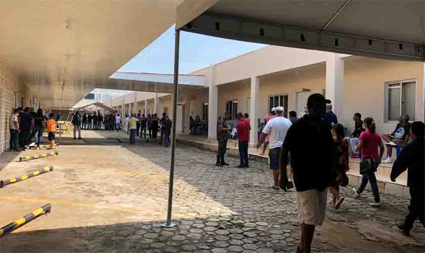 Escola dos deputados abre as portas para vacinação