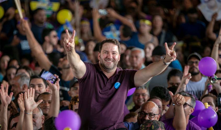 Alex Redano renuncia a recurso público e não usa o fundão eleitoral na campanha