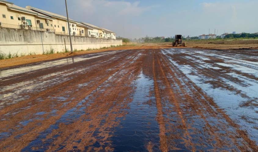 Avenida Décio Bueno começa a ser pavimentada