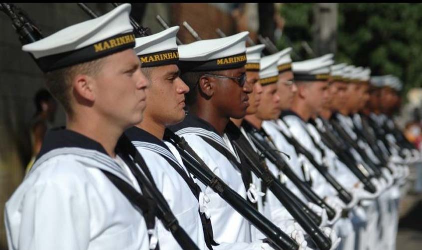 Projeto proíbe tatuagens na cabeça, no pescoço e no rosto de candidatos à Marinha