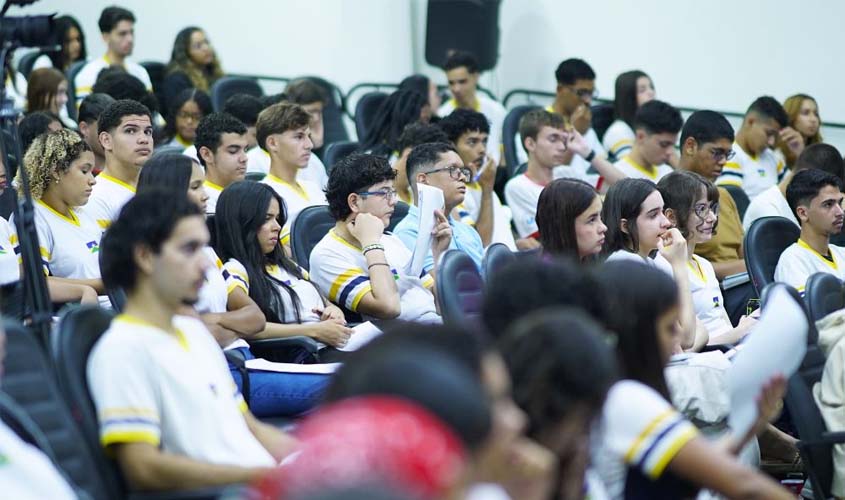 Aulão Acelero Enem reúne estudantes de Ouro Preto e Machadinho
