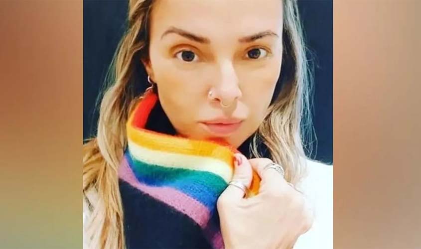 Cadê a socialista que estava aqui? A esquerdogata comeu