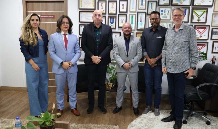 MP de RO recebe parlamentares em visita institucional