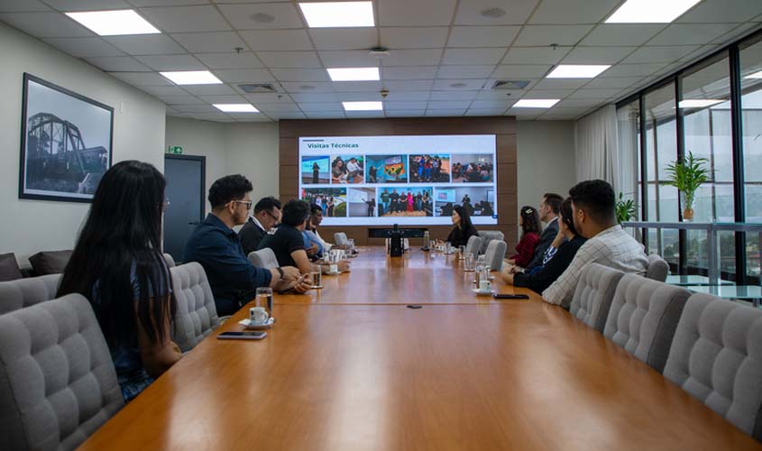 Corregedoria apresenta regularização fundiária e serviços cartorários a estudantes