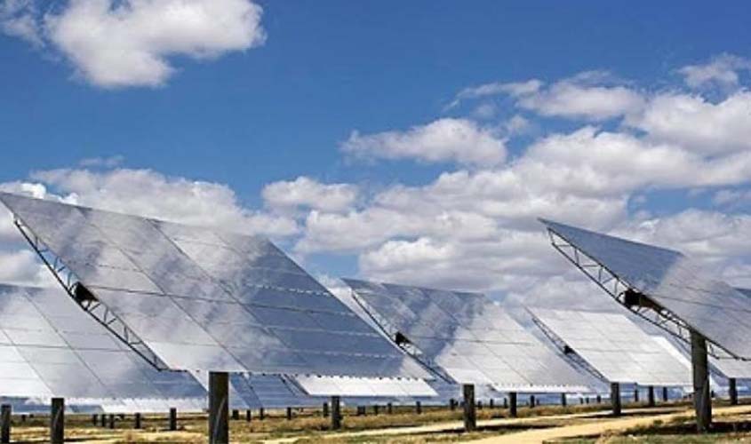 Bolsonaro veta estímulo fiscal para estruturas de energia solar