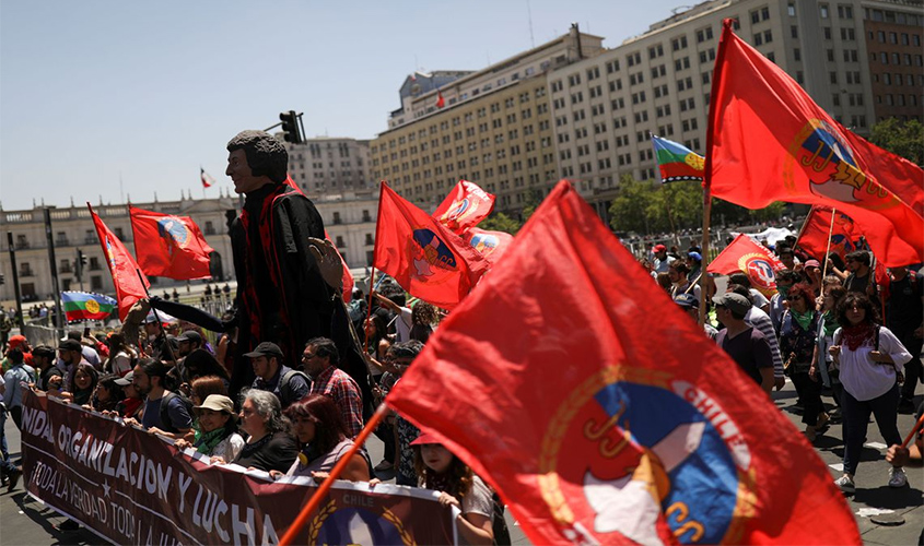 Chile reduz salários de parlamentares à metade por 60 dias