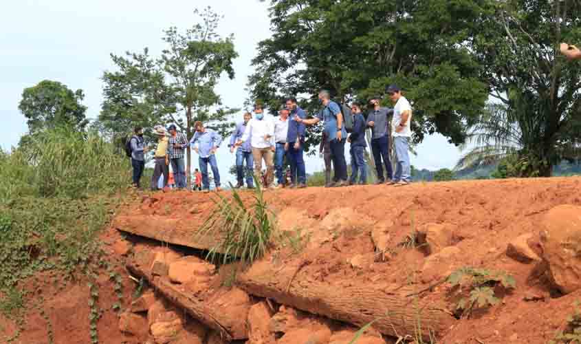 Moradores agradecem Governo do Estado por obras na RO-383 que interliga Alta Floresta ao distrito de Nova Gease