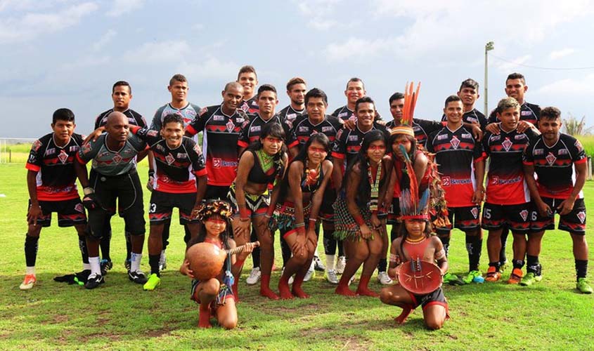 Especial da Copa: conheça o 1° time indígena de futebol do Brasil