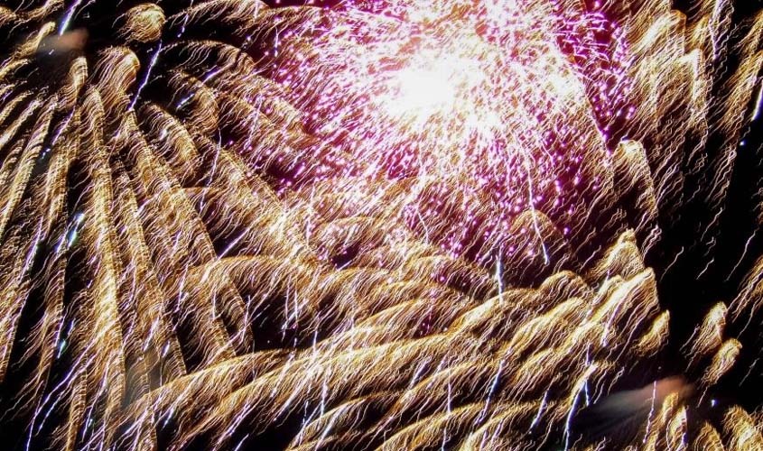 Orientações e cuidados para manuseio de fogos de artifício no Réveillon são dadas pelo Corpo de Bombeiros de Rondônia