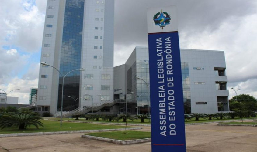 Deputados com maior auxílio-moradia do país enfrentam campanha contra o benefício