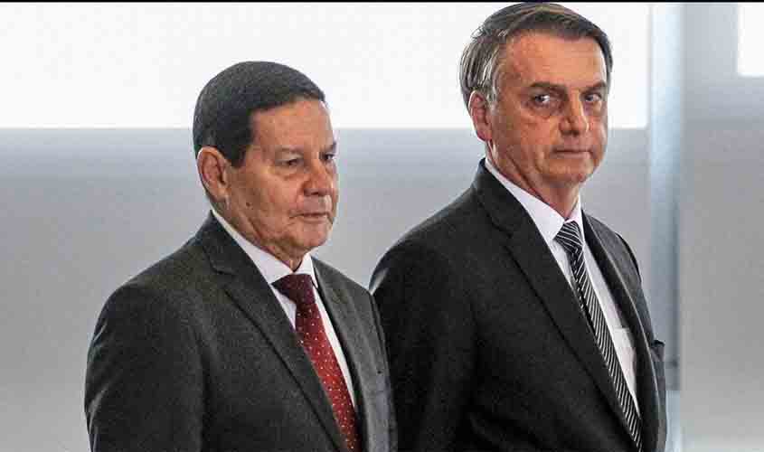 Bolsonaro chama Mourão de 'palpiteiro' e diz que se ele quiser escolher ministro, 'se candidate em 2022'