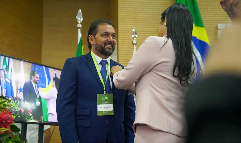 Deputado Laerte Gomes toma posse na presidência do Parlamento Amazônico
