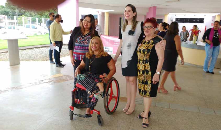 CMDDM realiza ‘Abraço Espaço Mulher’ pelo combate à violência contra as mulheres