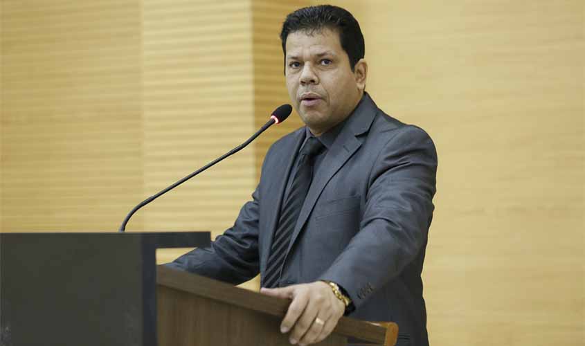 Jair Montes solicita informações sobre contratação de empresas para elaboração de projetos e consultorias de secretarias estaduais
