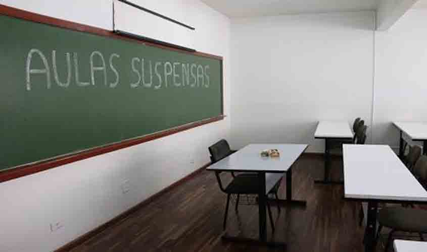 Secretário de Estado da Educação garante que retorno das aulas presenciais acontecerá somente após vacinação