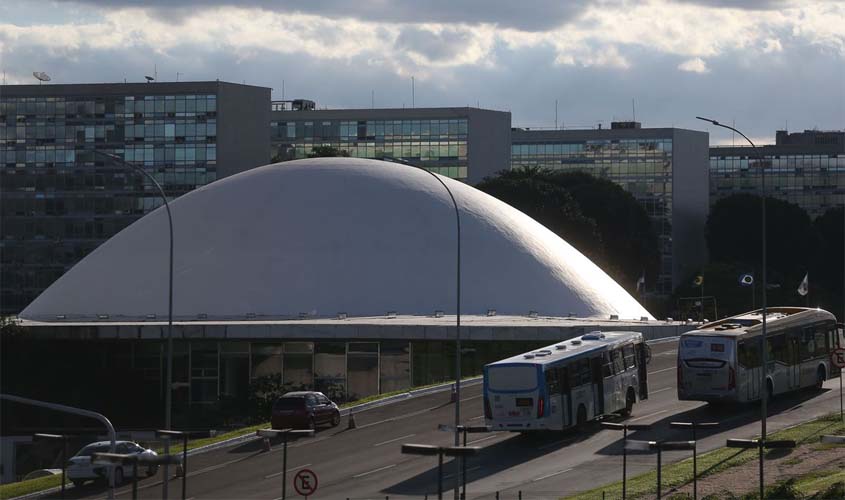 No Senado, governo diz que 2 novas vacinas nacionais estão avançadas