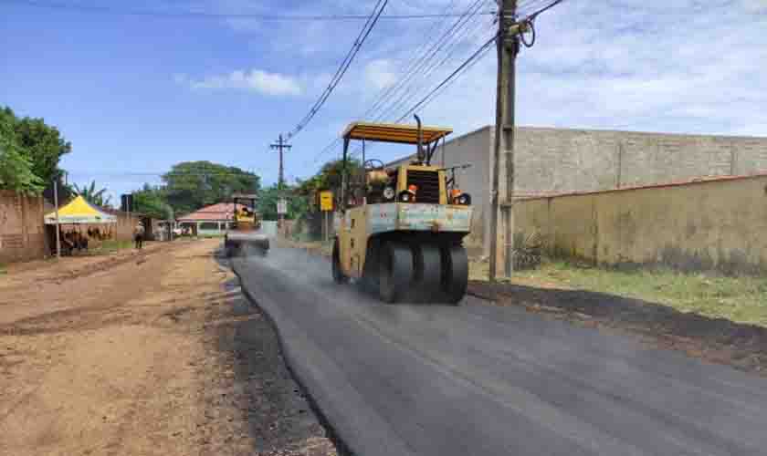Iniciada obra de recapeamento na rua Oswaldo Ribeiro