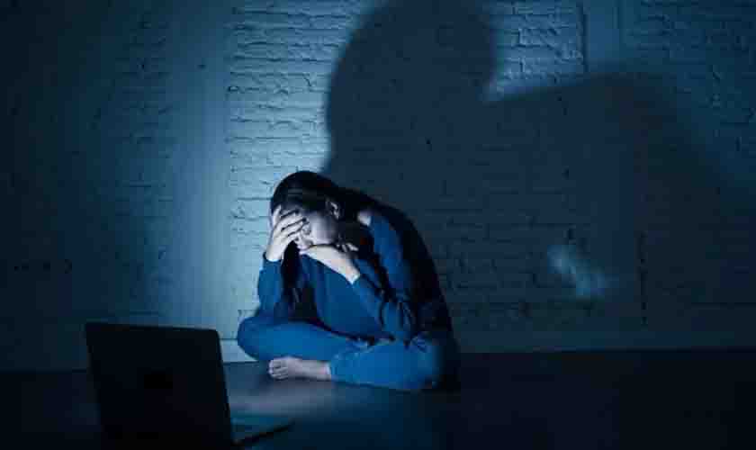 Homem usa o Pix para perseguir a ex; como se proteger de stalking no app?