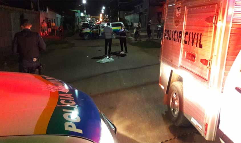 Jovem é encontrado morto com tiros na cabeça em distrito de Porto Velho