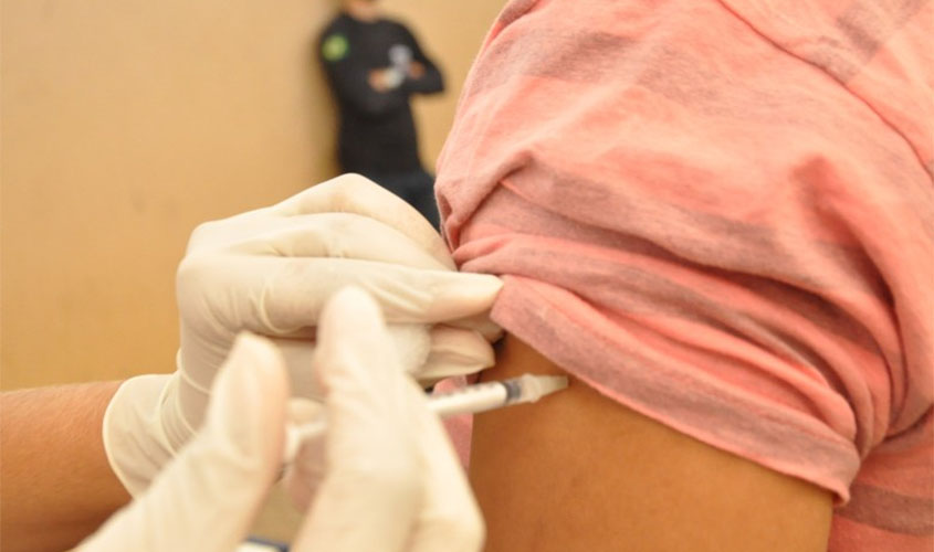 Governo vacina servidores do Sistema Penitenciário e planeja vacinação de detentos em Rondônia