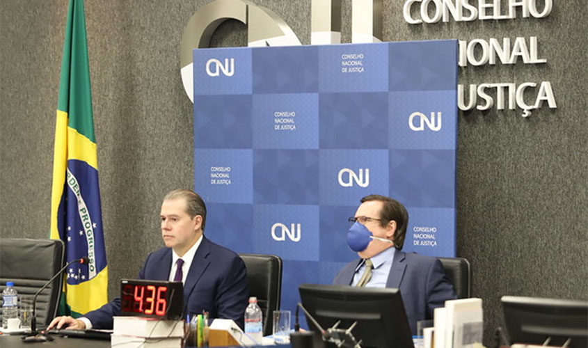 Suspenso julgamento de reclamação contra juíza que pediu exoneração