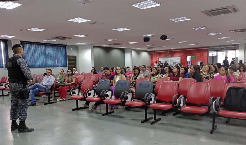 Polícia Militar de Rondônia instrui funcionários e incentiva diálogo com os país