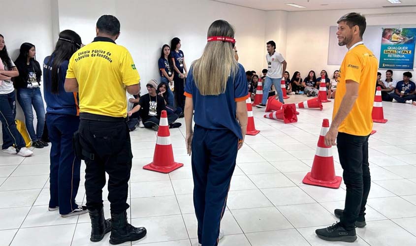 Estudantes participam de atividades durante lançamento da Campanha Maio Amarelo, em Porto Velho