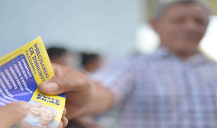 Deputados querem cadeia para quem aplicar golpe de consignado em idoso