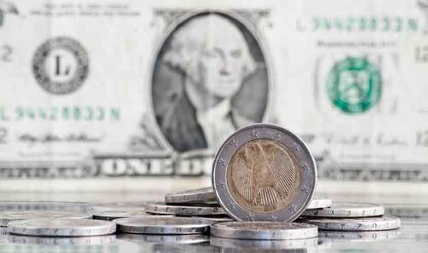 Em 7ª baixa seguida, dólar vale R$ 5,64