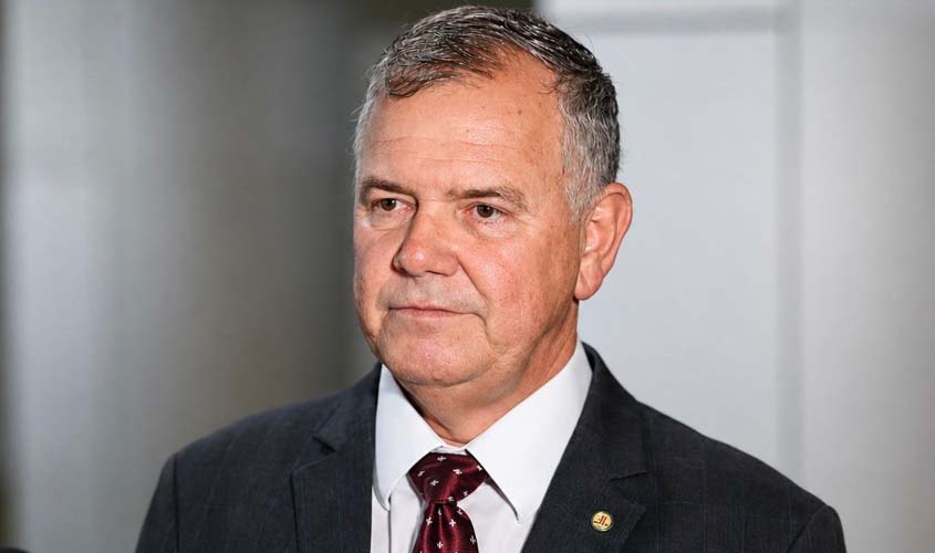 Após projeto de Mosquini, governo suspende multas do free flow