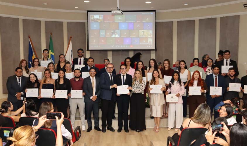 OAB Rondônia empossa 1.100 advogados em 99 comissões