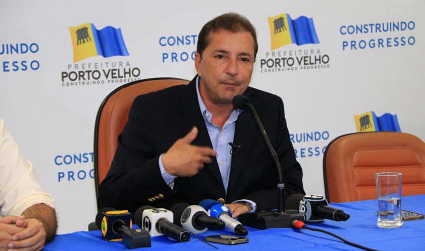 TRANSPORTE ESCOLAR -  prefeito Hildon Chaves mantém discurso contra corrupção; secretário de Educação foi exonerado