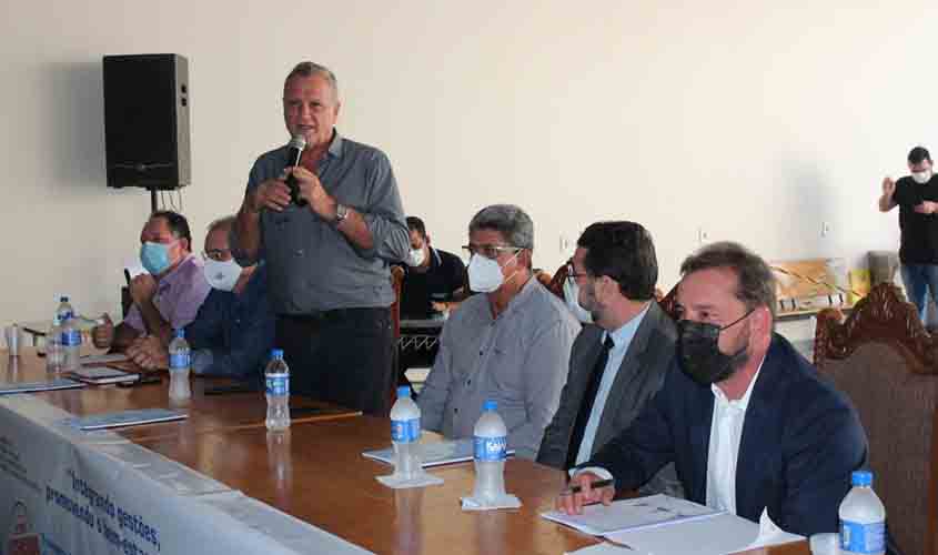 Adelino Follador participa de reunião do CISAN para apresentação do selo SIM de inspeção sanitária das agroindústrias
