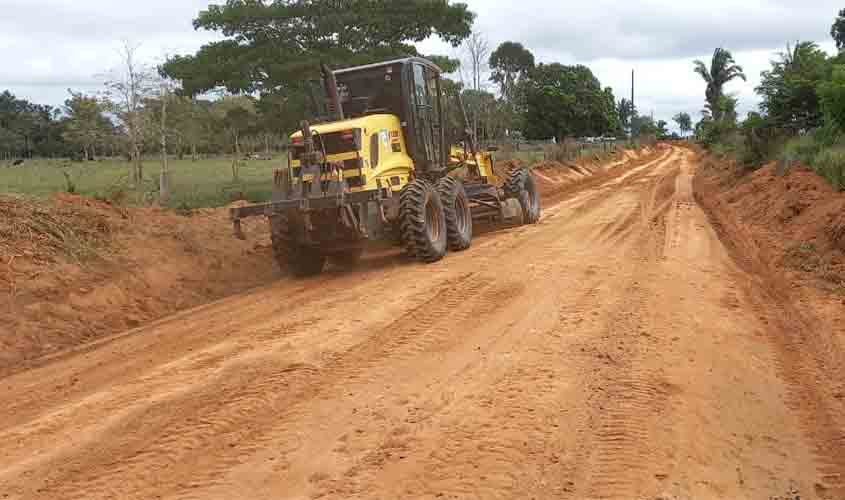 Prefeitura recupera estradas e pontes na zona rural
